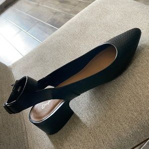 Qupid Slingback Size 9 shoes with heel (: